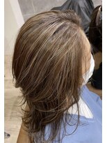 ジゼル(gisele)&nbsp;(稲毛)白髪ぼかしカラー細め