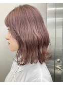 ピンクベージュ