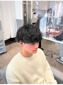 ノイセル 西本町(Noisyle) guest snap　耳出しショートマッシュ波巻きパーマ