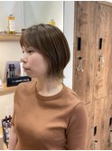 大人カジュアルオリーブベージュウルフボブ