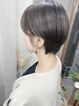 イルウィ(irwi) 【ハイライトカラー】シアーカラー　こなれ感　ショートヘア