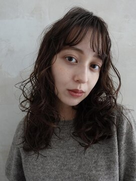 フィグバイアルテフィーチェ(fig by artefice) ミディアムカーリーヘア