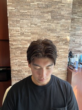 ヘアモード キクチ 銀座店 【フェザーパーマ】前下がりセンターパート