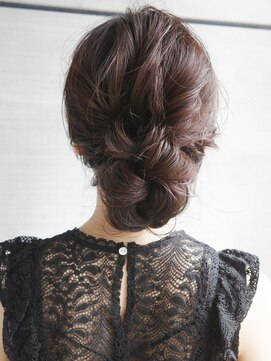 エインアンリー 明治神宮前(AIN.ANLY.) ◯ポニーテールシニヨン編み込みお団子ドレスヘアハープアップ