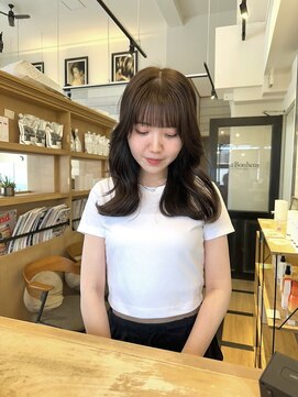 くびれヘア×流れやすい顔まわりカット