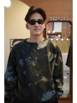 エディ(Edy) メンズセンターパートフェザーパーマ刈り上げ眉カット韓国ヘア