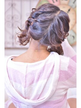 メイズ(MAZE) ルームウェアにも合うローツインテール【メイズ・鍛原志行】