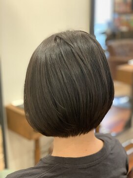 メレット(Meret) 〈Meret〉20代・30代 ストレートショートボブ