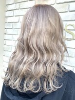 ラビス 浦和(Lovis) デザインカラー/レイヤーカット/ウェットヘア/夏のヘアアレンジ