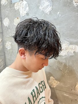 アカ(ACA) メンズカットパーマ波巻ツイストスパイラルパーマ札幌大通