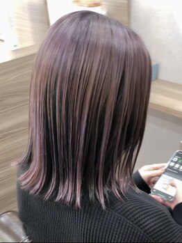 ヴァイオレット(violet)の写真/いつもと違う自分に出会える―。マンネリ気味の髪にも、さりげなくトレンドを取り入れたカラーをご提案♪