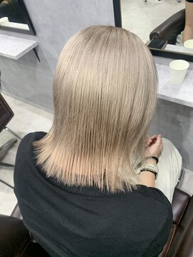 グラッジ 池袋(GLADGE) ホワイトベージュ、ダブルカラー、ブリーチカラー