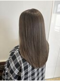オリーブベージュ