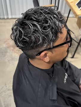 ネハス(nehus.) バレイヤージュ/スペインカール/フェザーパーマ/ハイライト