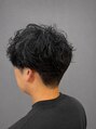 ロバーツヘアー 吉祥寺店&nbsp;サイドの毛流れをバックに流れるようにしたナチュラルなパーマ