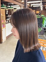オヴィ(Ovi)&nbsp;大人可愛いモカグレージュ×外ハネミディアム