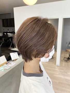 マハロハ(mahaloha) ナチュラルショートボブ×モノトーングレージュ