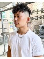 フジヤマ バーバー ショップ(FUJIYAMA BARBER SHOP)&nbsp;七三オールバックツイストパーマコンマヘア