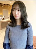 【小顔に見えるスタイル】オリーブアッシュ×くびれヘア