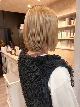 キャアリー(Caary) 福山人気Caary ハイトーンカラー切りっぱなしボブお洒落ボブ20代