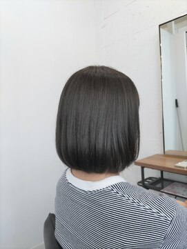 エスカーラ 町田(THE ESCALA) 斜めバング/グレージュカラー/デザインカラー[町田駅]