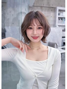 フィヴェント(Fivent) 黒髪韓国小顔レイヤーイメチェン暗めオリーブグレークラゲヘアー