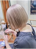 ケアブリーチで作る透明感ミルクティーベージュ切りっぱなしボブ