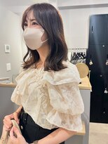 カミエ(kamie) グレージュミディアム×透明感カラー で大人っぽい印象に