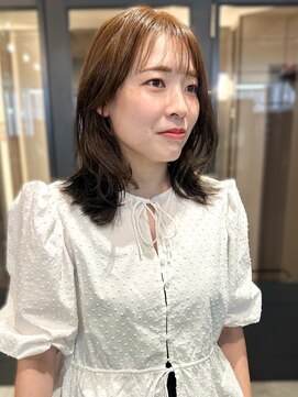 アトリエ(atelier.) オリーブベージュ 薄めバング くびれヘア レイヤーカット 20代