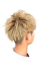 ジューシー(Beauty Consultant 10C)&nbsp;ハイトーンカラー　ツーブロック