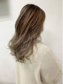 カトレア 海岸通り店 外国人風ハイライトカラー