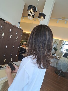 ヘアープレイスカム(CAM) グレージュグラデーションカラー×ハイライト