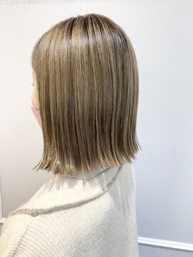 ネオリーブギンザ 銀座店(Neolive GINZA) シャドールーツ 白髪ぼかし 外ハネボブ