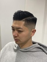 日本橋スキンフェード　サイドパートポンパドール