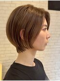 切りっぱなしミニボブショートレイヤー前下がりイルミナ前髪なし