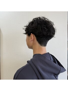 パーマでつくるサイドシルエット