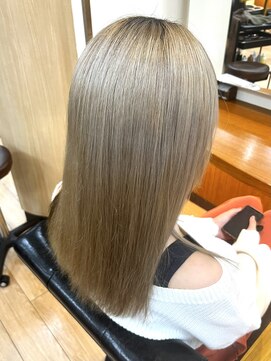 クレス 東武練馬店 【ブリーチで叶う透明感ミルクティーベージュ】