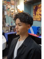 タイト スワッグ バーバーワークス(TIGHT SWAG BARBERWORKS)&nbsp;テーパーフェード×ツイストパーマ