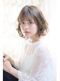 短めバングx無造作カールショート