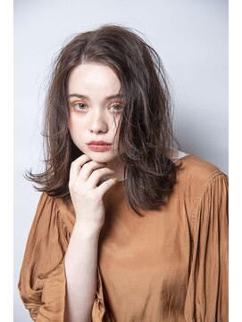 アーネル(ARNEL) ラフに決まる外ハネミディアム