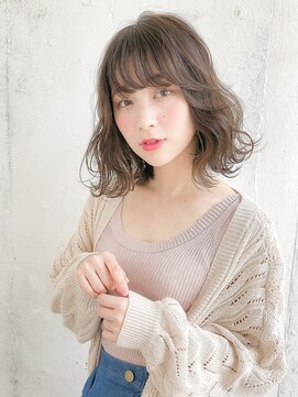 ルティア 池袋(Lutia) 柔らかい印象のミルキーベージュ