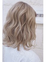 ティンク 天神(Tink)&nbsp;ホワイトベージュ/ミディ/ツヤ感