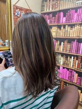 キュアスペース(CURE SPACE) ハイライトx透明感グレーベージュ