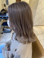 スタイル(STYLE)&nbsp;20代ミルクティーベージュハイトーンカラーふんわりミディアム