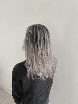 リー 枚方(Lee) ホワイトバレイヤージュ