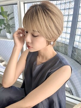 ミリア(MILIA) 20代30代40代大人ハイトーンショート/ミルクティーベージュ