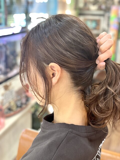 韓国風バングレイヤー巻き髪スタイル