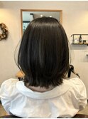 暗髪でも重く見えない外ハネボブ