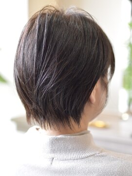 スイ(Sui) 大人キレイな耳かけショート/40代/50代/Sui hair design