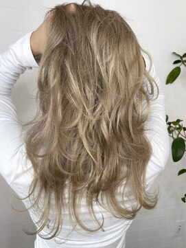 ディーバ 渋谷(D.I.E.V.A) 20代30代40代ブロンドミルクティーベージュ大人艶髪ロング